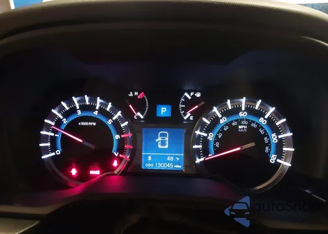 2018 Toyota 4Runner Sr5 z USA, uszkodzony, nr VIN JTEBU5JR7J5579351